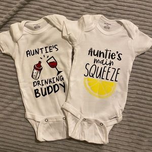 Fun Auntie onesie bundle!!